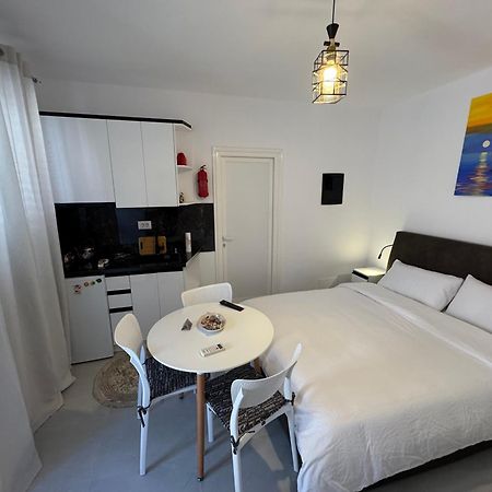 Private Villa Aras 2 - Luxury & Elegance Apartments Vlorë Buitenkant foto