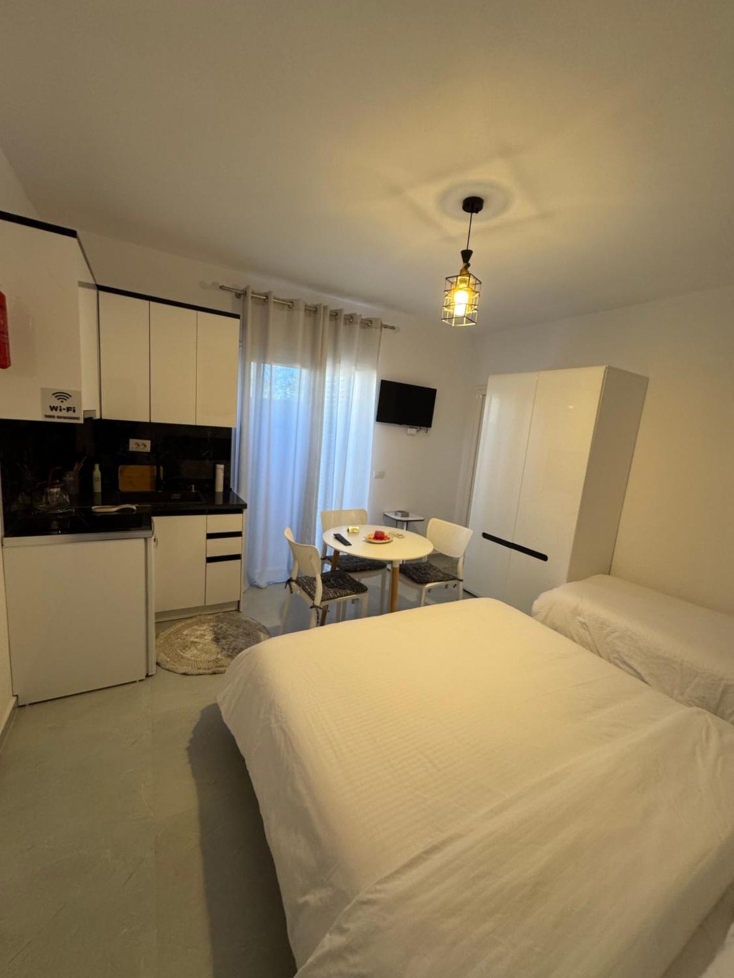 Private Villa Aras 2 - Luxury & Elegance Apartments Vlorë Buitenkant foto