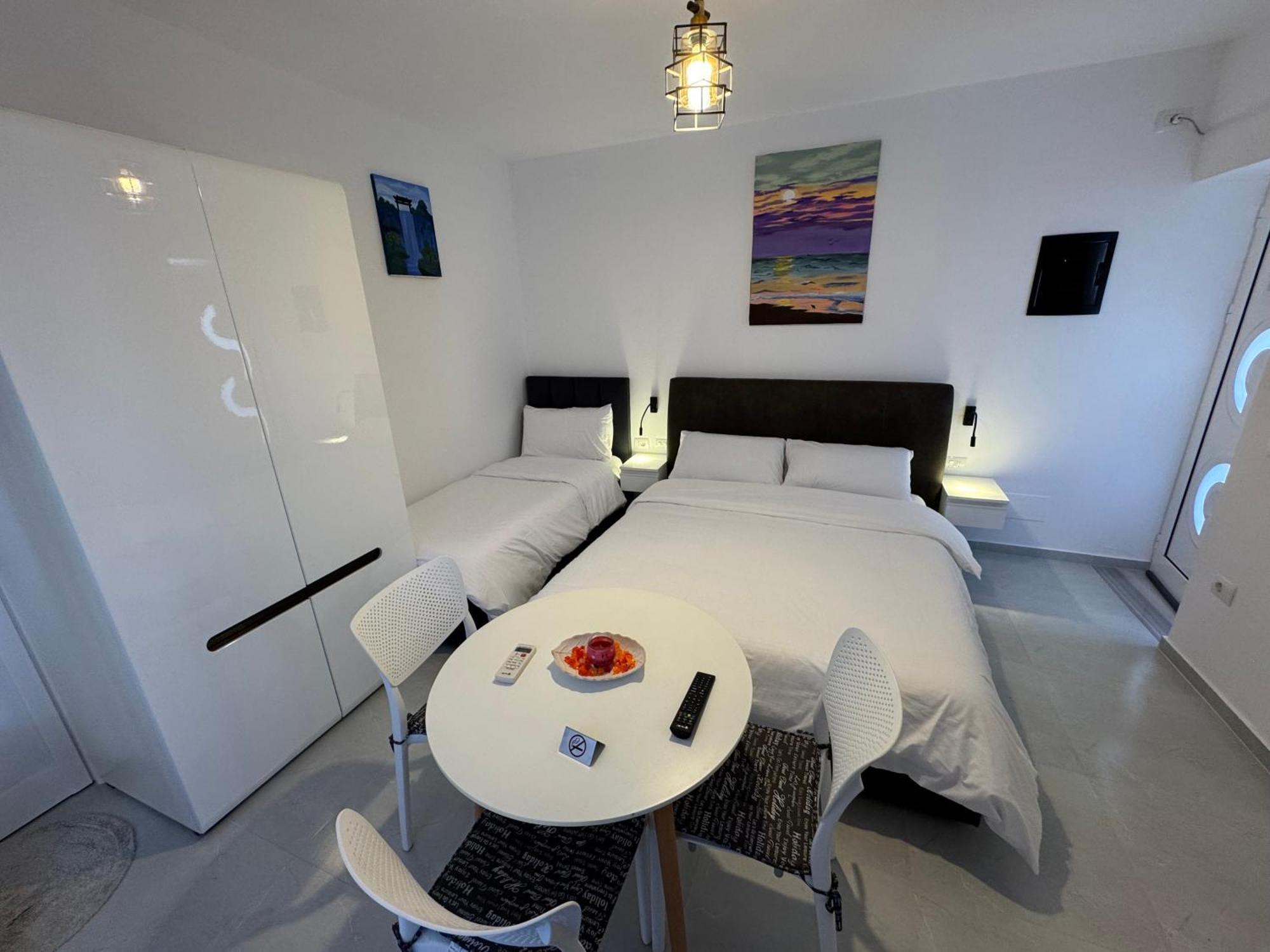 Private Villa Aras 2 - Luxury & Elegance Apartments Vlorë Buitenkant foto