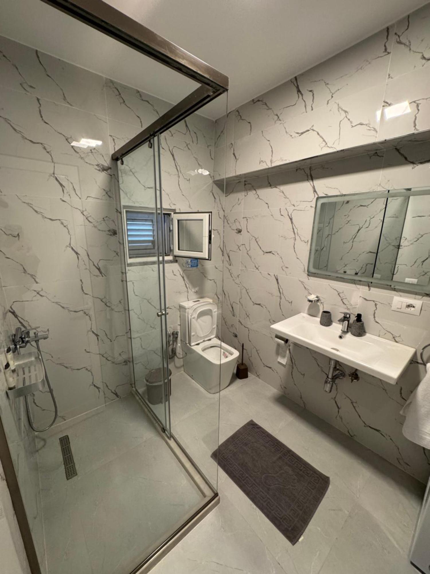 Private Villa Aras 2 - Luxury & Elegance Apartments Vlorë Buitenkant foto